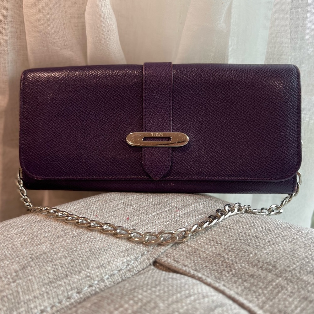 Authentic Tod’s long leather Wallet on Chain